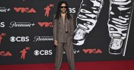 Lenny Kravitz to star in NBC's 'Sunday Night Basketball' opening