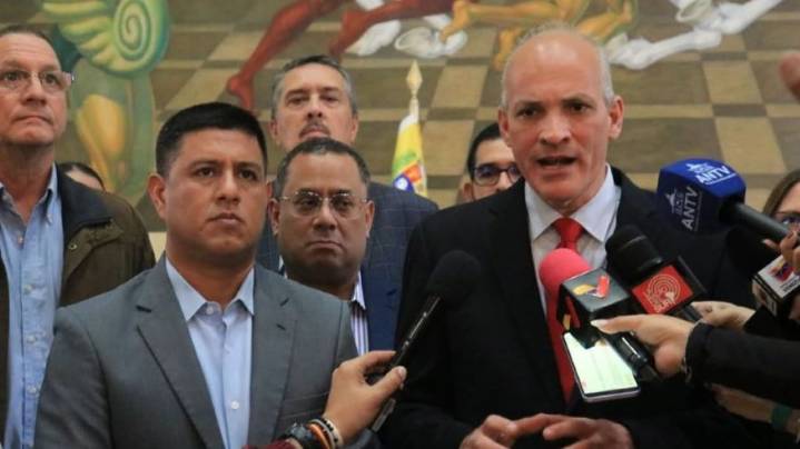 Ejecutivo entregó proyectos de Presupuesto y Endeudamiento 2026 a la AN