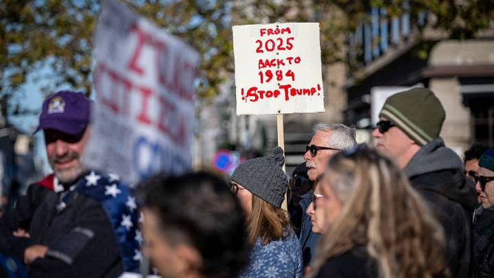 Llegó el día: críticos de Trump salen a las calles en las protestas de “No Kings”