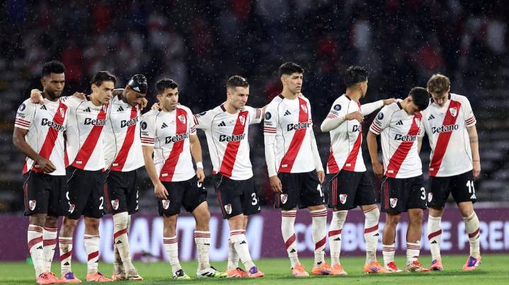Alarma en River: un campeón del mundo podría perderse el partido contra Gimnasia por una lesión en la rodilla