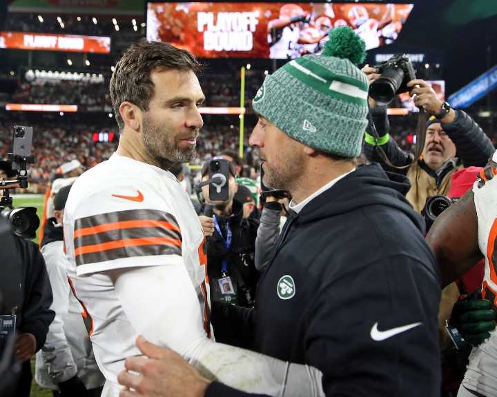 Aaron Rodgers, Joe Flacco will make rare NFL history in Steelers