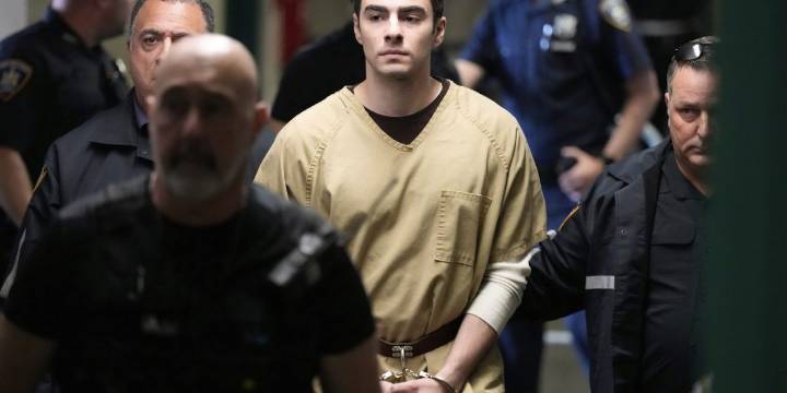 Luigi Mangione's lawyers say he wasn't read his rights and had his backpack searched without a warrant
