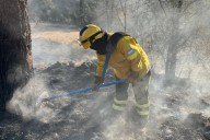 Sigue activo el incendio forestal de Guasapampa: el foco presenta condiciones complejas y de difícil acceso