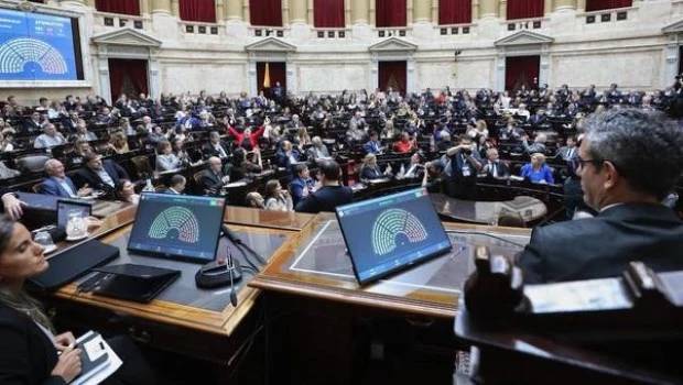 Diputados: la oposición busca convertir en ley el proyecto para limitar el uso de los DNU