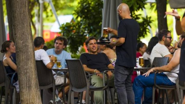 Castilla y León rompe su techo histórico de empleo y rebaja el paro un 6,6%