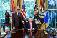 Andrea Bocelli le canta al presidente Donald Trump
