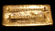 Why have gold prices dropped? What experts are saying
