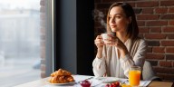 El desayuno que potencia la memoria y protege la salud cerebral, según expertos en nutrición y neurología