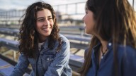 Los 7 pequeños hábitos que pueden tener un impacto real en tu felicidad, según los psicólogos expertos
