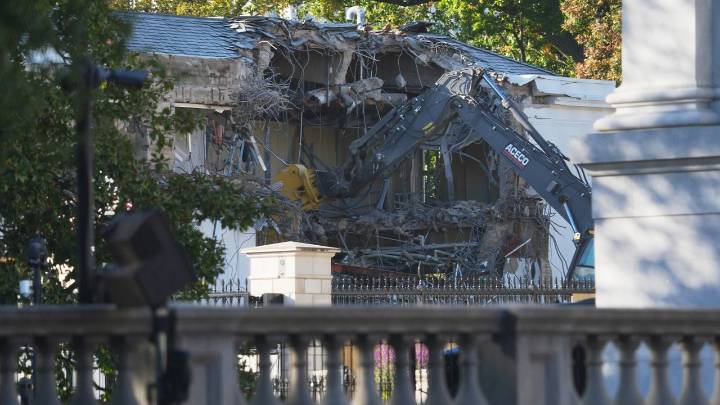 White House starts demolishing East Wing for ballroom