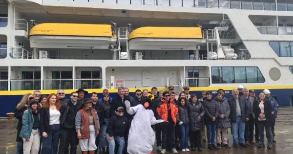 Puerto Deseado recibió al buque crucero National Geographic Endurance