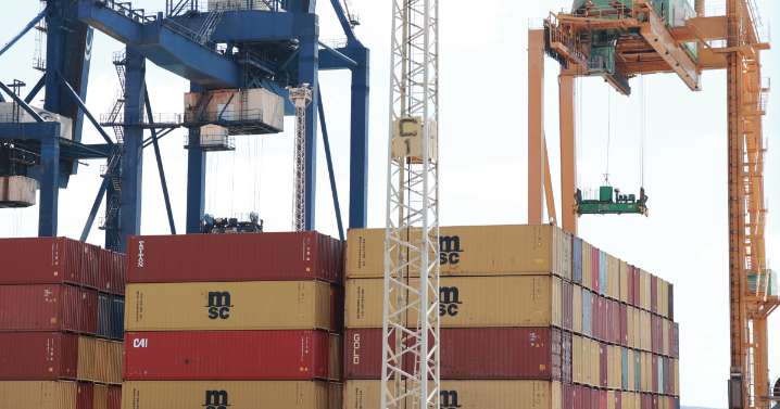 Las exportaciones de grandes empresas caen por primera vez en diez meses