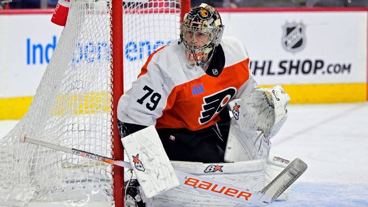Carter Hart, Golden Knights sign 2-year, $4 million contract