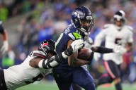 Seahawks turn back Texans for 3-way tie atop NFC West