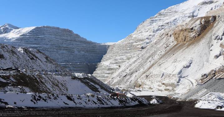 Supervisores de Los Pelambres llegan a acuerdo con minera de los Luksic: cada trabajador recibirá $ 28 millones