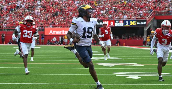 Uniform combo revealed for Michigan Football at USC