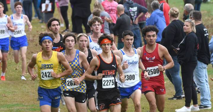 Johnsburg’s Grady Smith wins Amboy Columbus Day Invite: Monday’s Northwest Herald roundup
