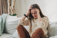 Dear Annie: I’m torn between his sisters and the secret one is keeping about ailing mother