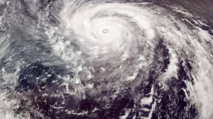 Severe cyclonic storm “Shakhti” moves westward over the Northeast Arabian Sea