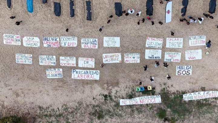 Los socorristas de Baleares mantienen la huelga indefinida y preparan un octubre lleno de manifestaciones