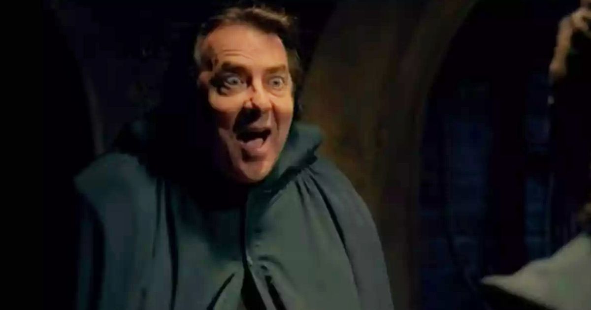 Celebrity Traitors Jonathan Ross' manhood 'so big two sparrows could sit on it'