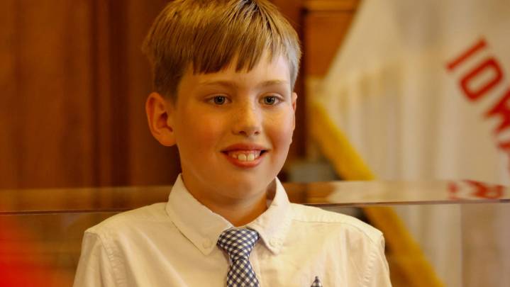 Des Moines 9-year-old youngest person to win civic leadership award