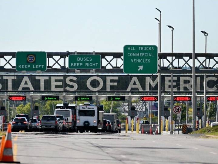 Snowbirds facing new hurdle at U.S. border for longer visits
