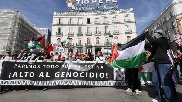 Miles de jóvenes secundan la huelga por Gaza y se manifiestan en Madrid