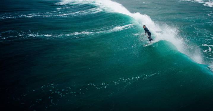 Lamentan la muerte de surfista en playa de Rincón