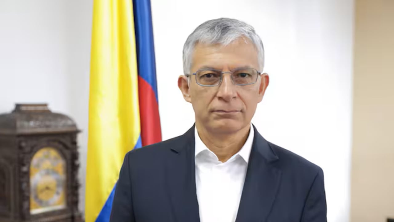 Viceministro de Hacienda queda encargado de la Dian, luego de la salida de Llinás