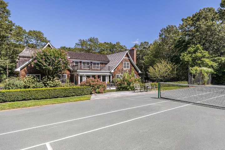 6 sporty homes with tennis courts