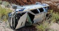 Salvados de milagro luego de desbarrancar 60 metros