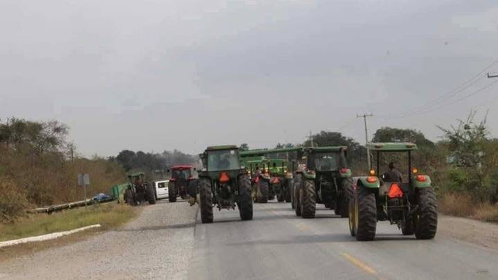 Anuncian Bloqueos Simultáneos en Carreteras de Tamaulipas por Protesta de Campesinos