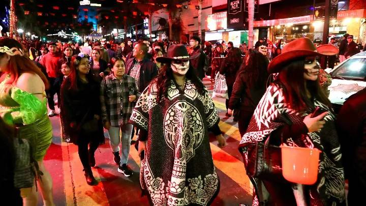 Hasta 30 mil personas celebrarán Halloween en la avenida Revolución de Tijuana