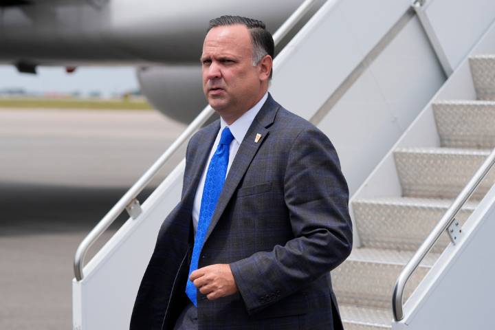 Trump appoints Dan Scavino to lead White House personnel office