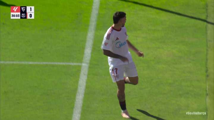 El Sevilla pasa por encima del peor Barça