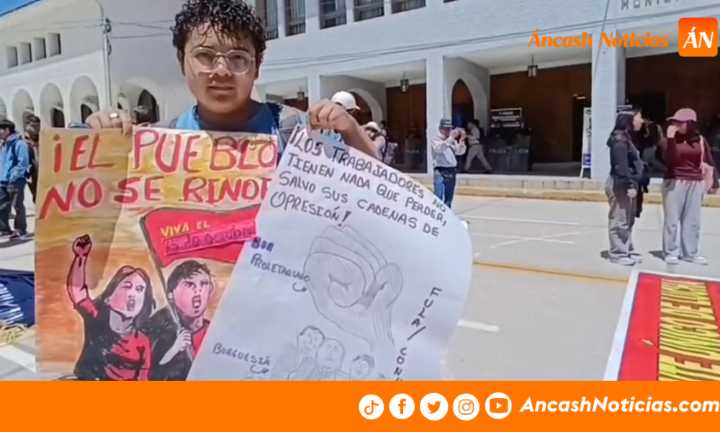 “No más corruptos como presidentes”: estudiantes de la Unasam protestan en Huaraz