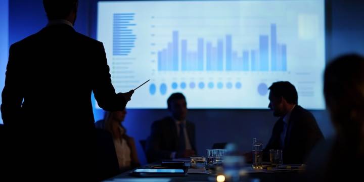 Reducción de jornada laboral impulsa el empleo en Colombia, pero afecta la productividad