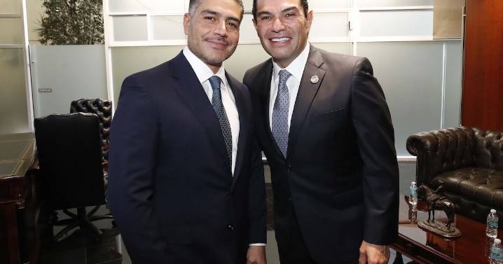 Enrique Vargas impulsa reformas para garantizar igualdad laboral a mujeres policías