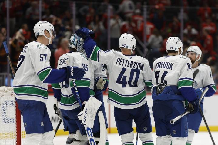 Deadspin | Canucks out to continue perfect road trip vs. trending Penguins