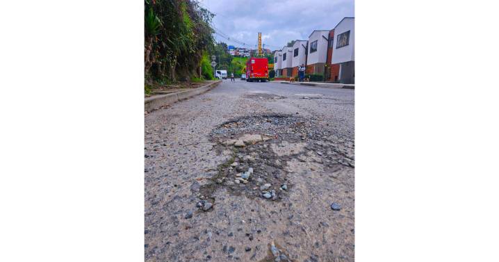Habitantes de El Pinar claman por solución a la dañada calle 93 de San Marcel