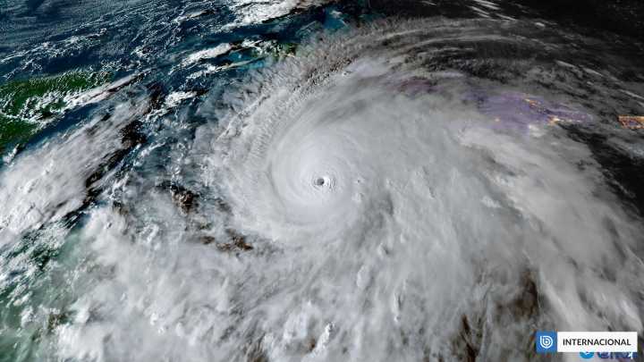 Huracán Melissa avanza hacia Jamaica con vientos "catastróficos" de más de 280 km/h