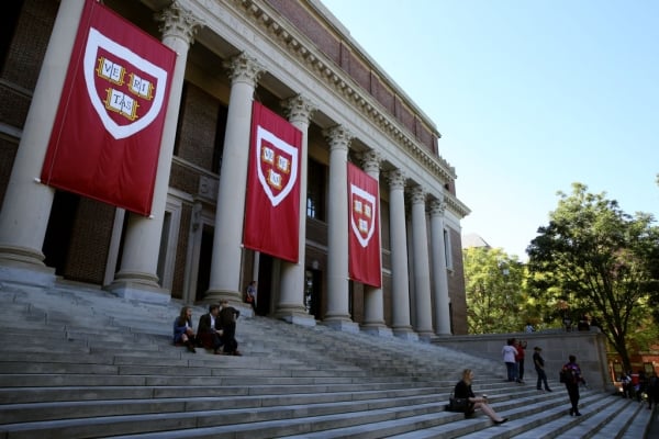 Harvard Runs Deficit, Even as Endowment Grows Sharply