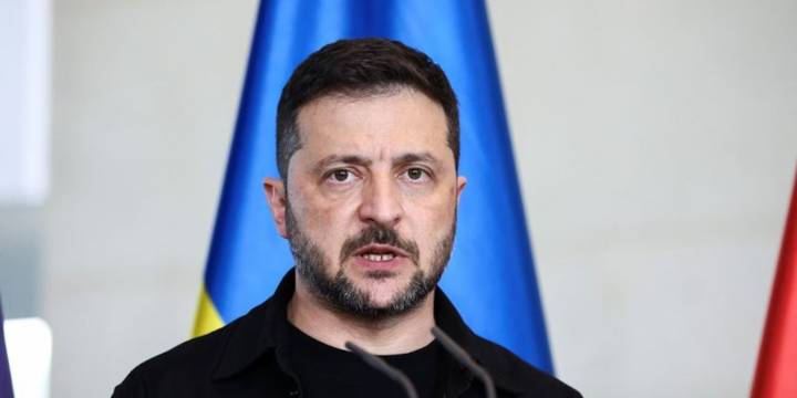 Volodimir Zelensky condenó el ataque de Rusia contra Kiev y afirmó que “las palabras rusas sobre diplomacia no significan nada”
