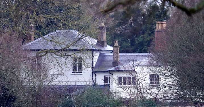 Workmen at Frogmore Cottage 'preparing day and night for Prince Andrew's arrival'