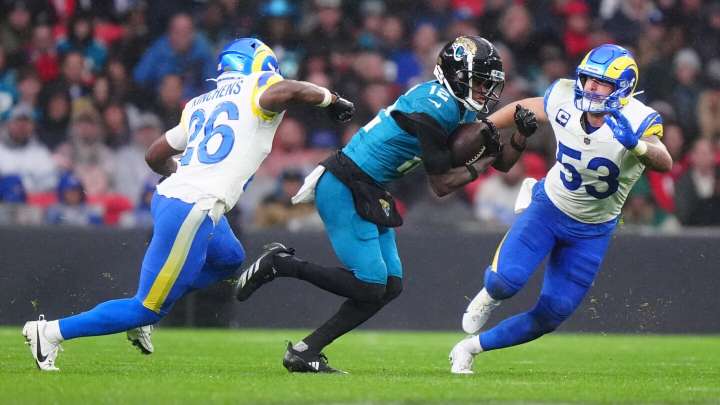 Travis Hunter scores his first career touchdown but Jaguars trail 28