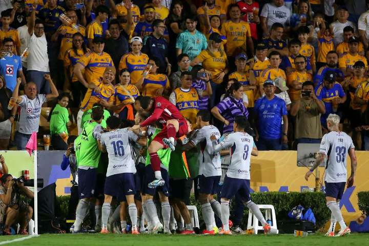 Con penal de último minuto, Cruz Azul rescata empate ante Tigres