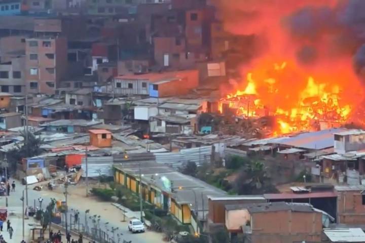 Minedu envía equipo técnico a zona de incendio en Pamplona Alta. Verifican situación de 3 centros educativos