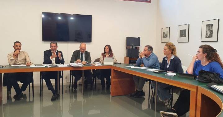 El Pleno de octubre de Villamayor aprueba la bajada del IBI y avances en infraestructuras y servicios locales