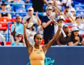 Leylah Fernandez Admits Making Father ‘Suffer’ on Her Way to Japan Open Glory Canadian tennis sensation Leylah Fernandez shares a struggling tale, with father, on her way to glory at the Japan Open. M